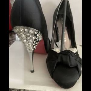 Paris Hilton Black Satin pumps